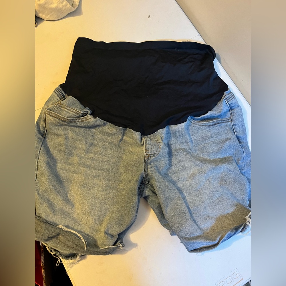XL maternity shorts